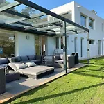 Casa Y Loft Minimalista, Jardín Y Parking Privado *