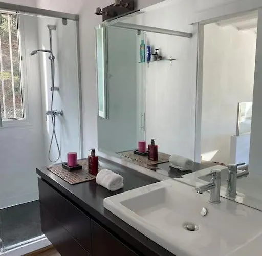 Casa Y Loft Minimalista, Jardin Y Parking Privado Villa Gerona