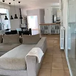 Casa Y Loft Minimalista, Jardin Y Parking Privado Villa