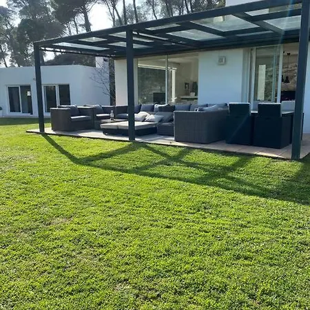 Casa Y Loft Minimalista, Jardin Y Parking Privado Villa