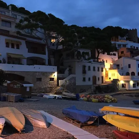 Casa Y Loft Minimalista, Jardin Y Parking Privado Χιρόνα