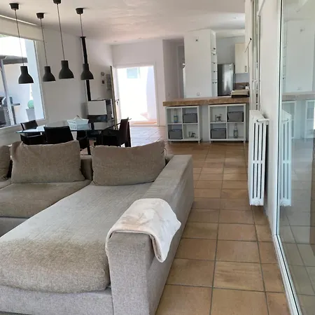 Casa Y Loft Minimalista, Jardin Y Parking Privado Villa