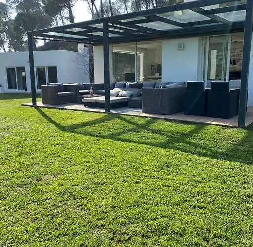 Casa Y Loft Minimalista, Jardin Y Parking Privado Βίλα