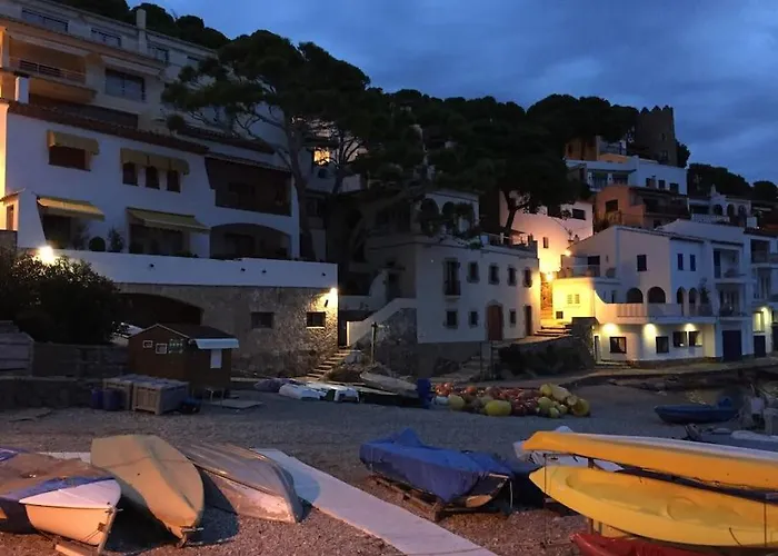 Casa Y Loft Minimalista, Jardin Y Parking Privado Girona