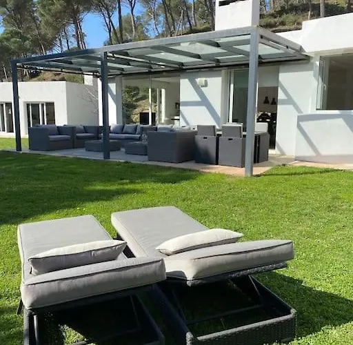 Casa Y Loft Minimalista, Jardin Y Parking Privado