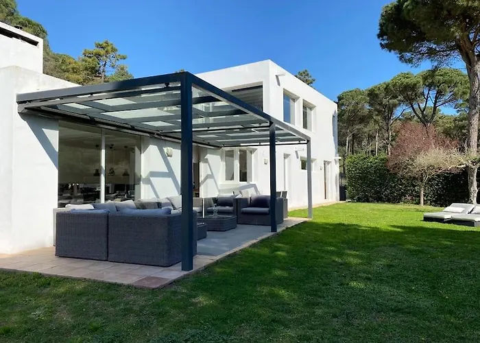 Casa Y Loft Minimalista, Jardin Y Parking Privado Girona