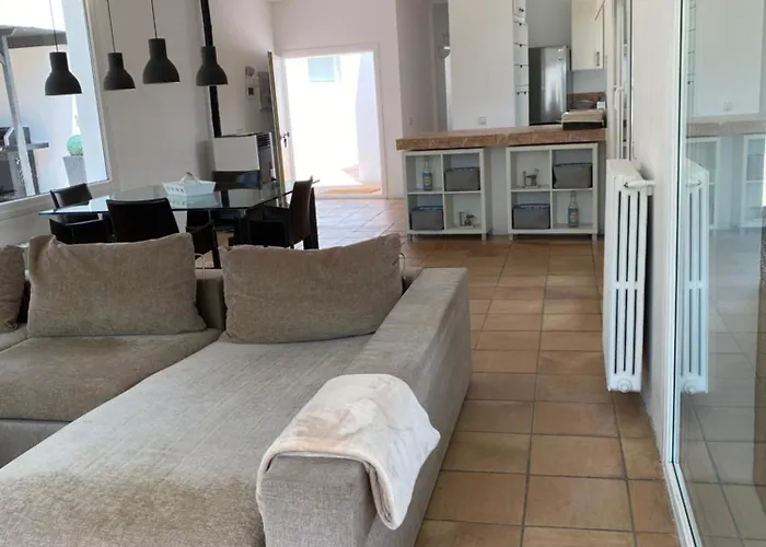 Casa Y Loft Minimalista, Jardin Y Parking Privado וילה