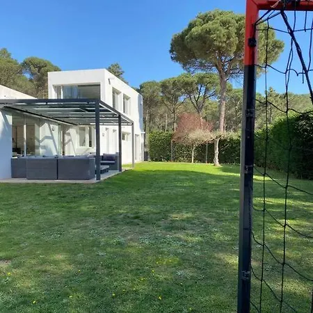 Casa Y Loft Minimalista, Jardin Y Parking Privado Girona